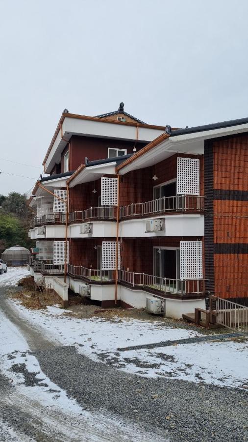 Hotel Moon-Hyo House 1 à Boryeong Extérieur photo